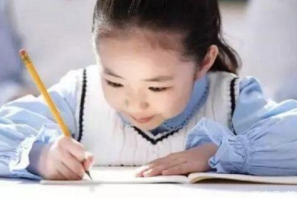 春天来了春天来了那是什么什么的吧夏天来了夏天来了那是什么什么了吧秋天来了