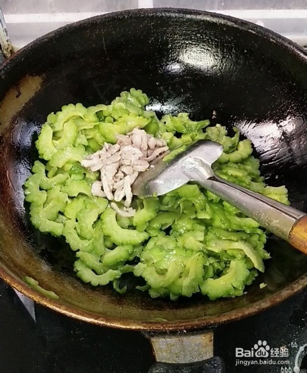 苦瓜炒肉丝的做法