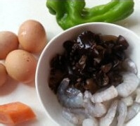 年夜饭之虾仁鸡蛋炒木耳