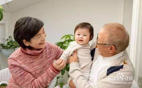 和老人沟通时要注意哪些方面?