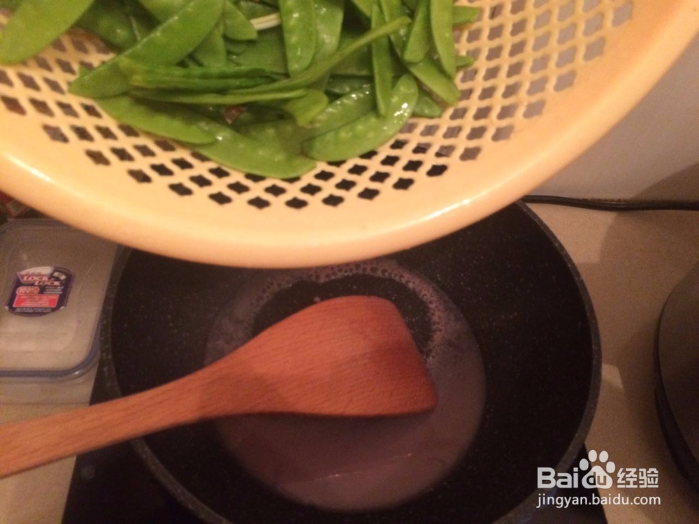 荷兰豆炒鲜鱿鱼的家常做法