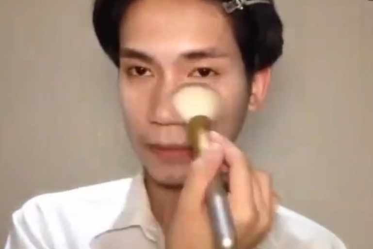 男生初学者想化妆怎么化