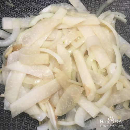 分享一道鸡心炒芥兰头白洋葱的做法，简单美味