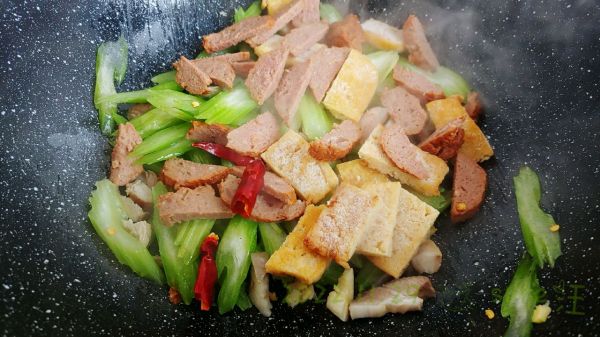 香辣牛肉芹菜粉