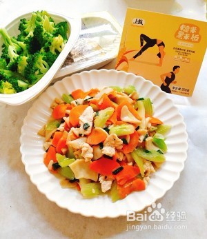 怎么做鸡胸肉炒杏鲍菇时蔬盖饭