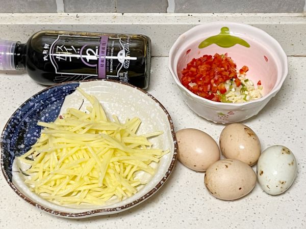 凉拌鸡蛋土豆丝