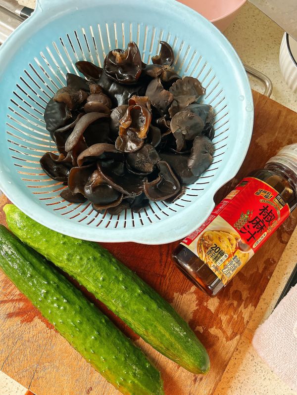 椒麻黄瓜木耳菜