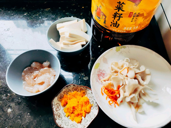 金汤虾仁豆腐羹