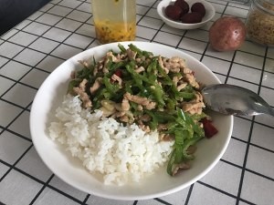 健康养生佳品青椒肉丝的做法