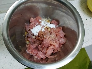 健康养生佳品茭白炒肉丝的做法