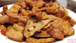 五花肉炒藕片的做法