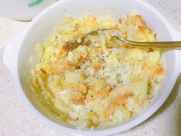 超香土豆金枪鱼烤鸡蛋