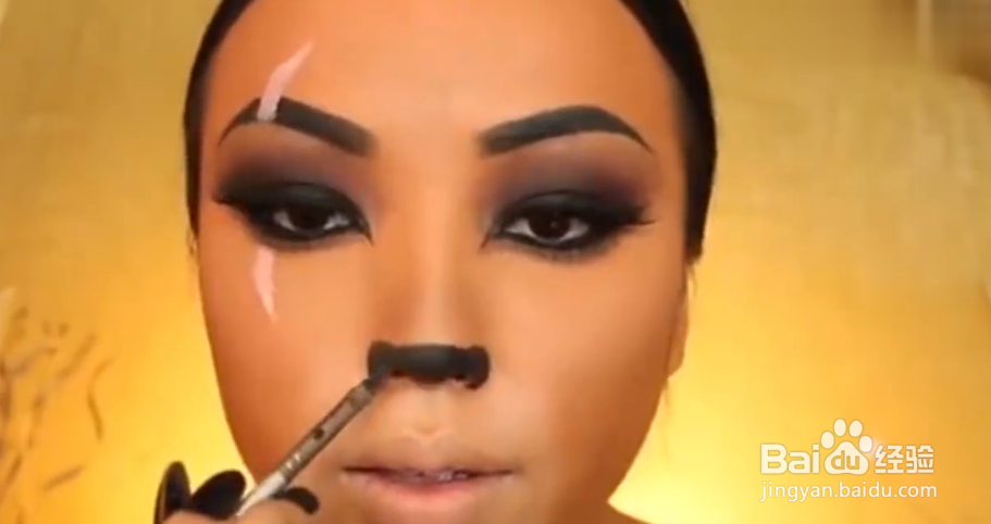 如何画出简单的面部彩绘