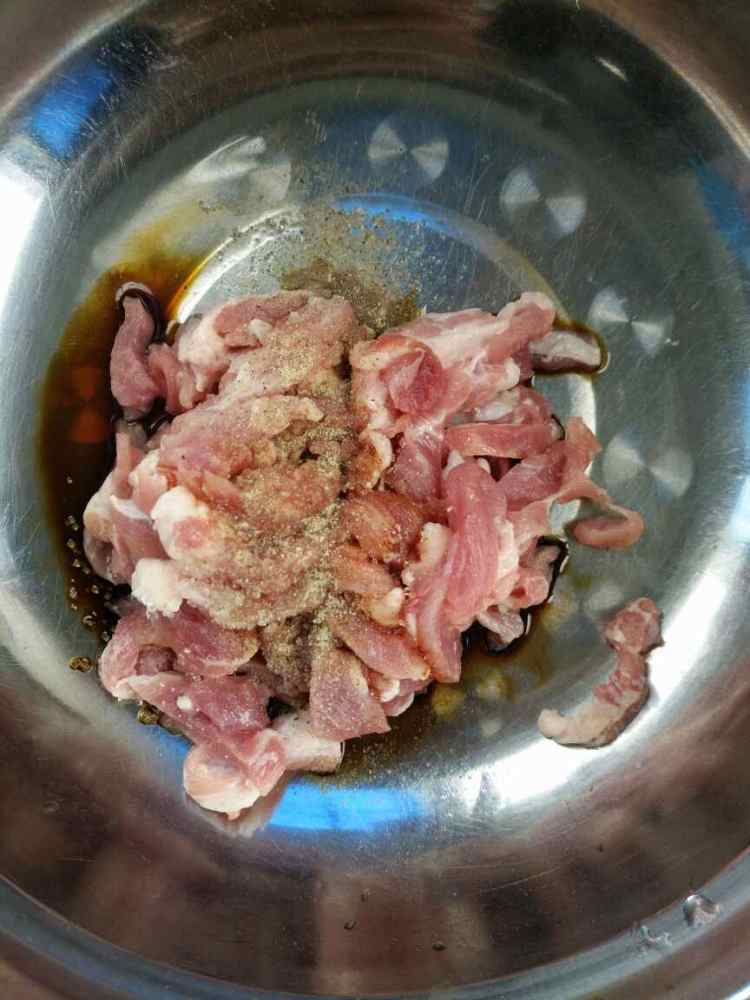 红油笋尖炒双丝的做法，好吃到没话说！