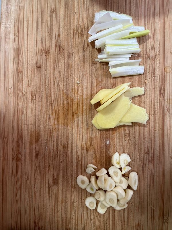 砂锅红烧鲍鱼排骨土豆