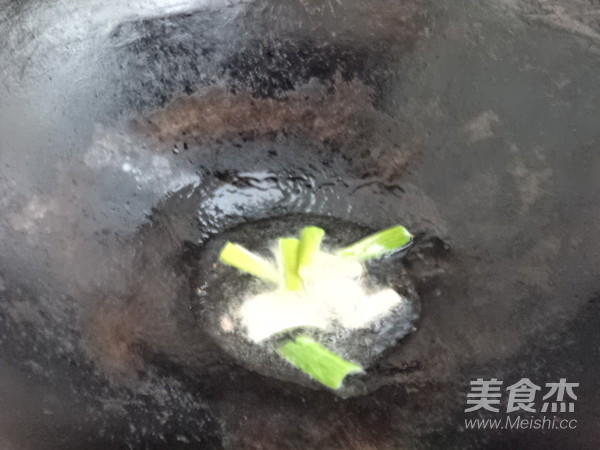 火腿炒芹菜的做法
