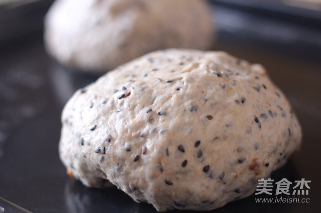 黑芝麻核桃软欧