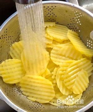 炸土豆片的做法