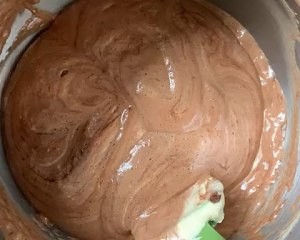 在家也能制作美味巧克力海绵蛋糕