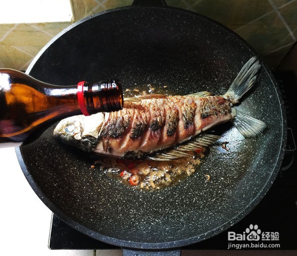 泡菜烧鲫鱼的做法