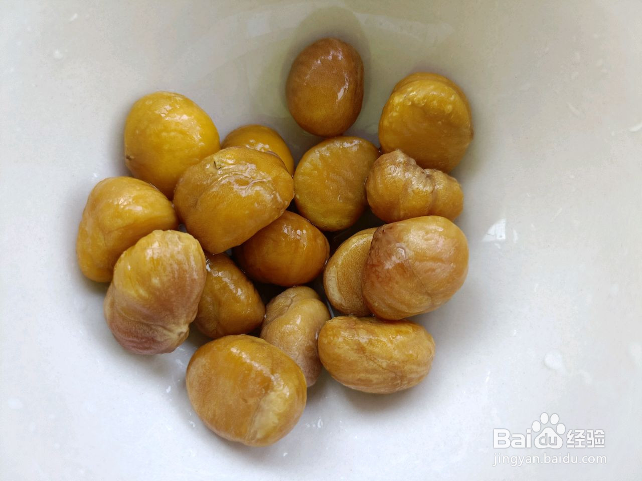 板栗腊肠香菇煲仔饭的做法