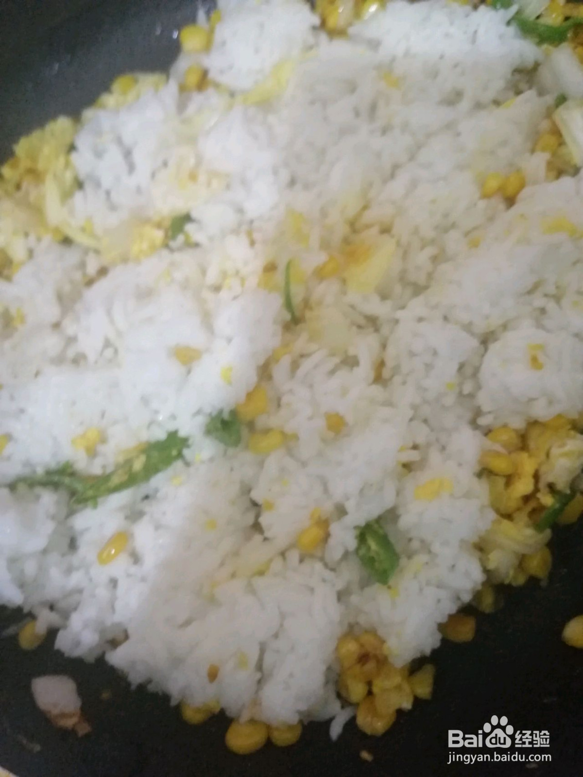 青椒玉米蛋炒饭的做法