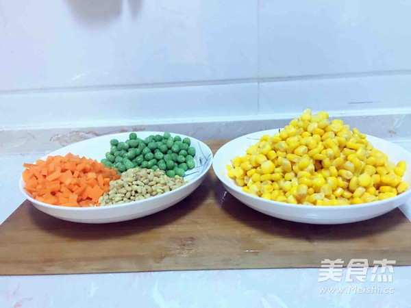 松仁玉米的做法