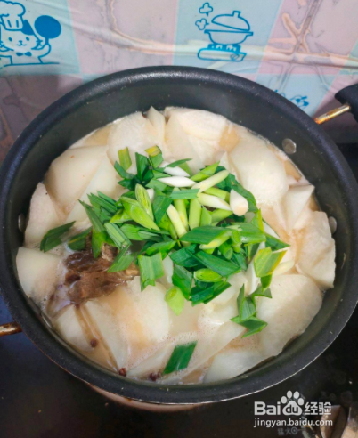家常菜：腊排萝卜汤