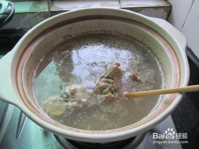 家常白萝卜骨头汤做法