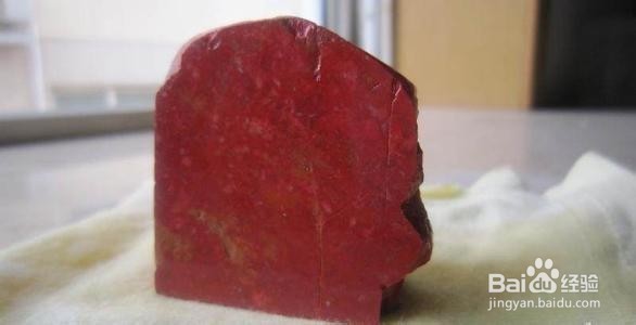 如何鉴定鸡血石