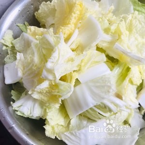 食补佳品白菜五花肉炖冻豆腐