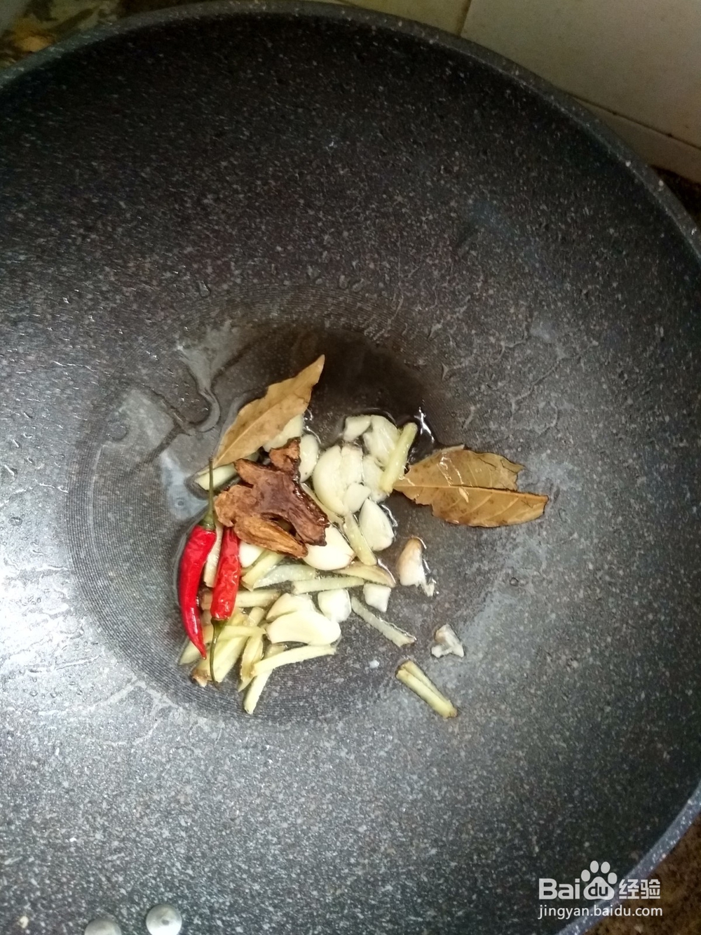 家常红烧鸡爪——记忆中的味道!