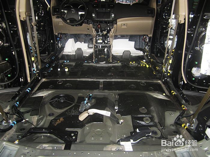 汽车音响改装：[12]汉兰达全车俄罗斯STP隔音