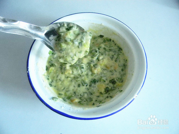 韭菜鸡蛋饼的制作方法