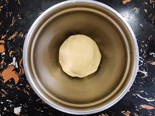 Hello kitty饼干草莓塔怎么做？