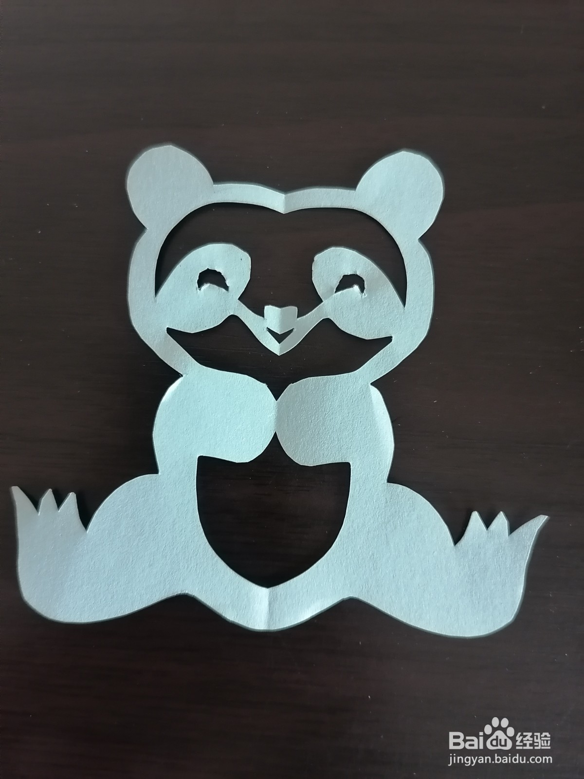 国宝panda卖萌照剪纸过程展示