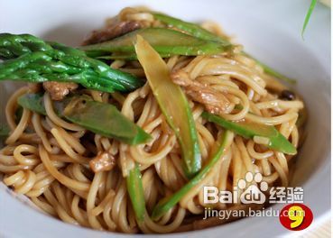 人可不能比面条还纠结——芦笋肉丝炒面