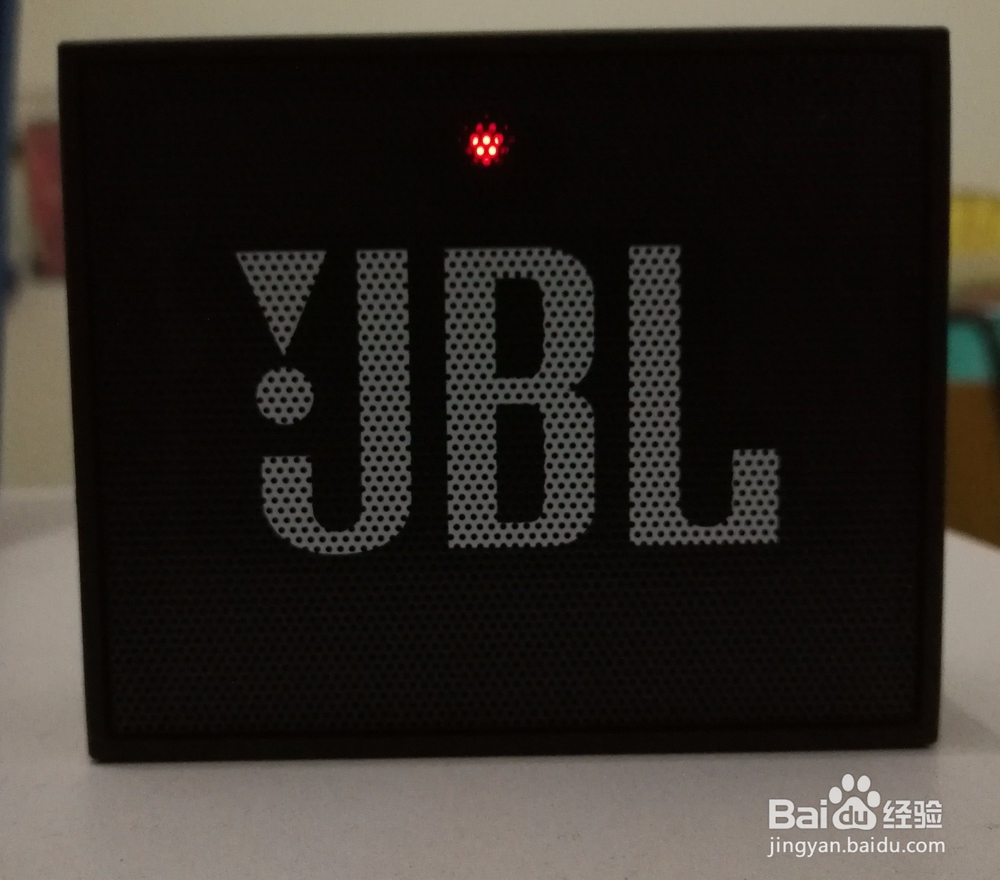 JBL蓝牙音箱充电后红灯长亮无法关机