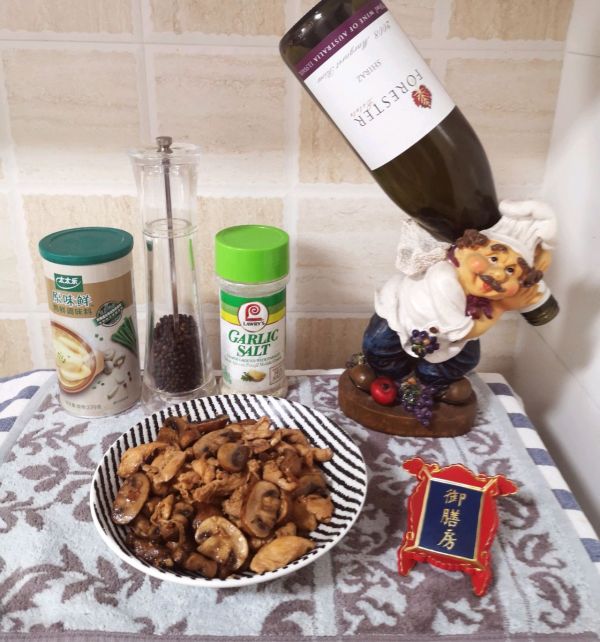 黑椒蒜香鸡肉蘑菇
