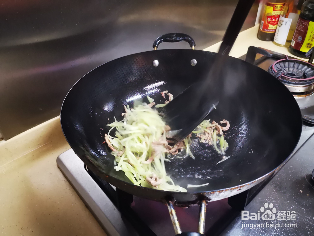 青椒青笋炒肉丝的做法