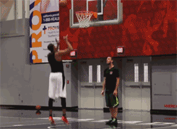 街头篮球篮板怎么练习