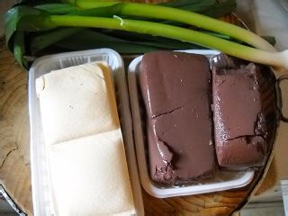 鸭血炖豆腐