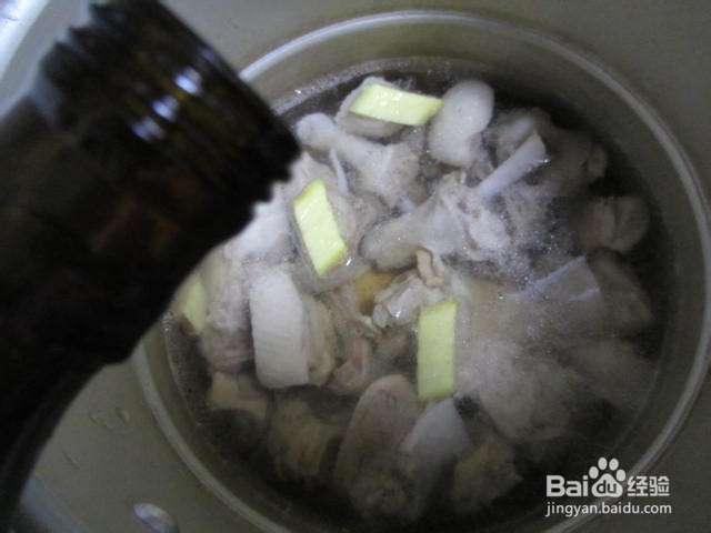 简单美味的咸笋煮鸭块