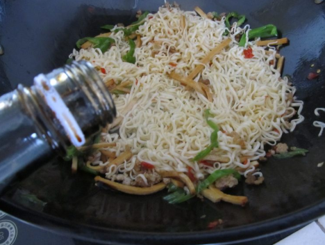 自己在家怎么做炒面。