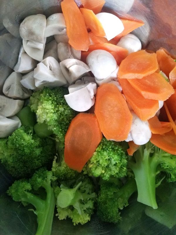 电饭锅版腊肠煲仔饭