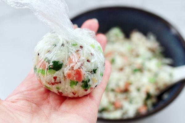 三色藜麦青菜饭团