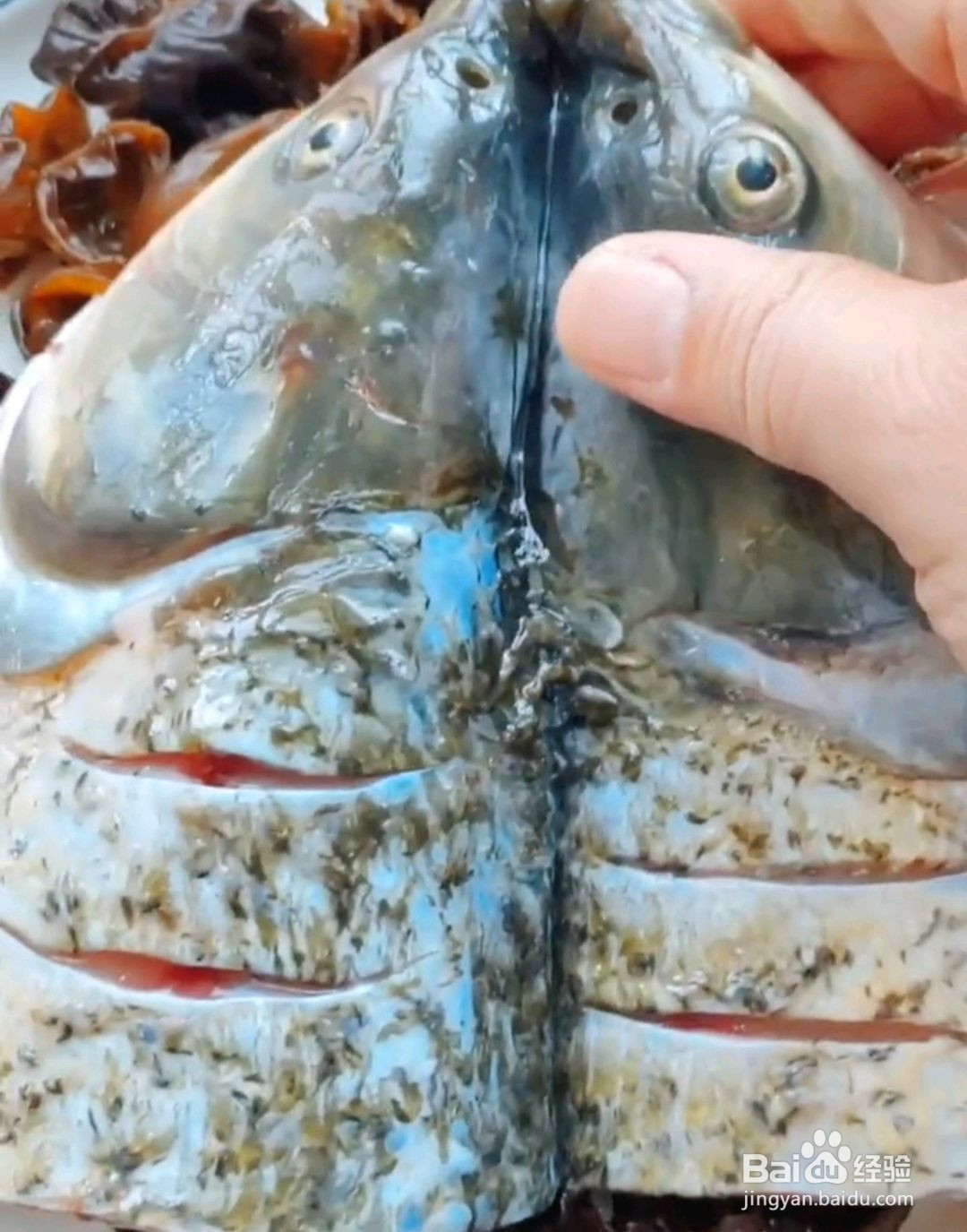 双椒鱼头的做法