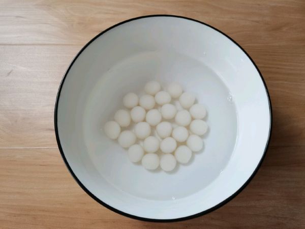 牛奶红豆糯米丸子