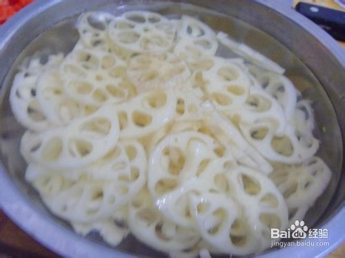 【家庭快手小炒】尖椒炒莲藕