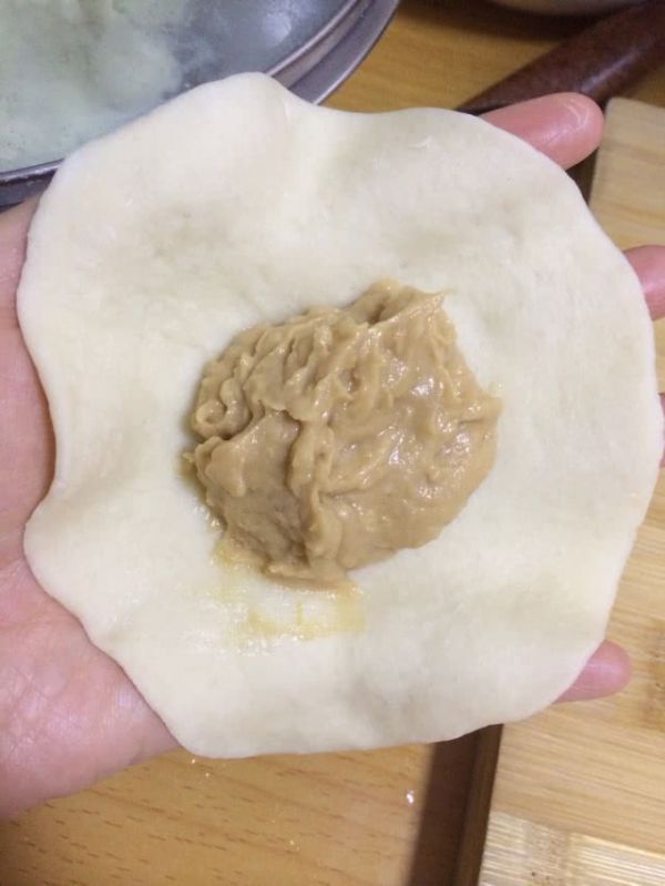 奶香花生酱包子